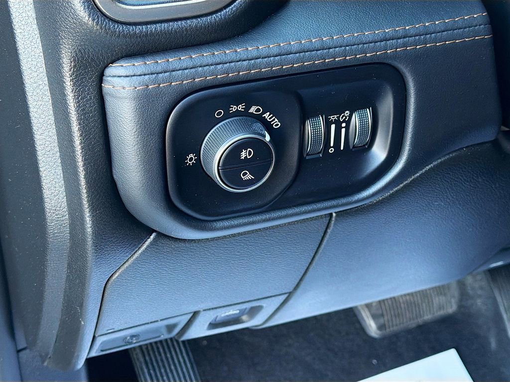 Used 2024 RAM 3500 Limited image 10