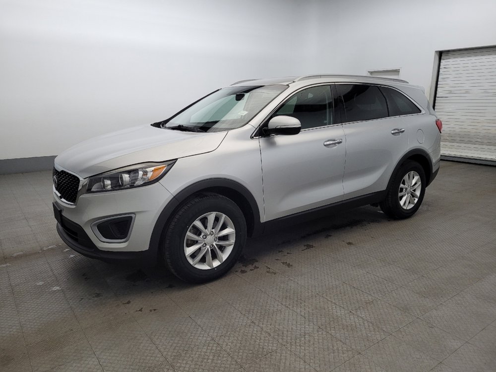Used 2016 Kia Sorento LX image 2