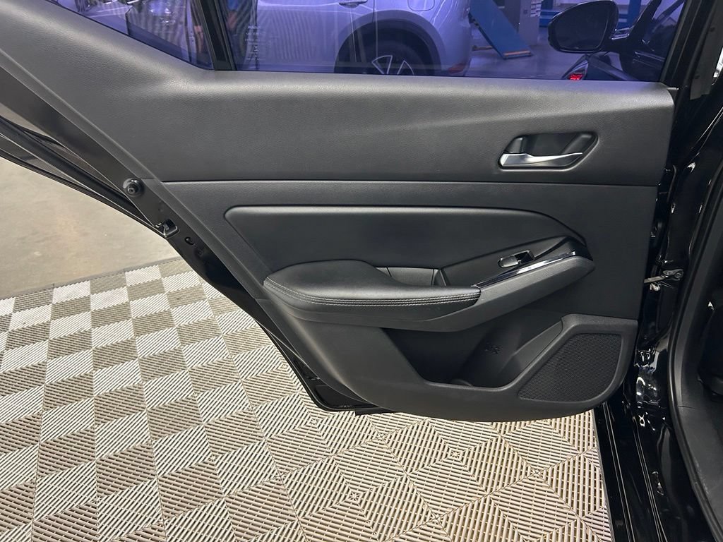 Used 2020 Nissan Altima 2.5 Platinum FWD image 14