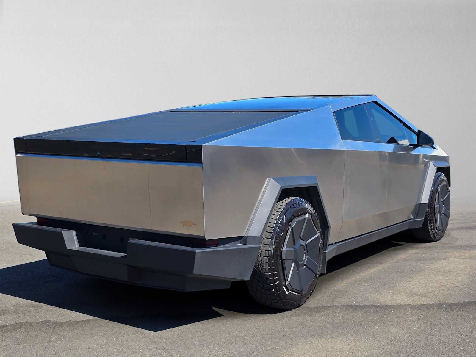 Used 2024 Tesla Cybertruck Cyberbeast AWD/4WD image 3