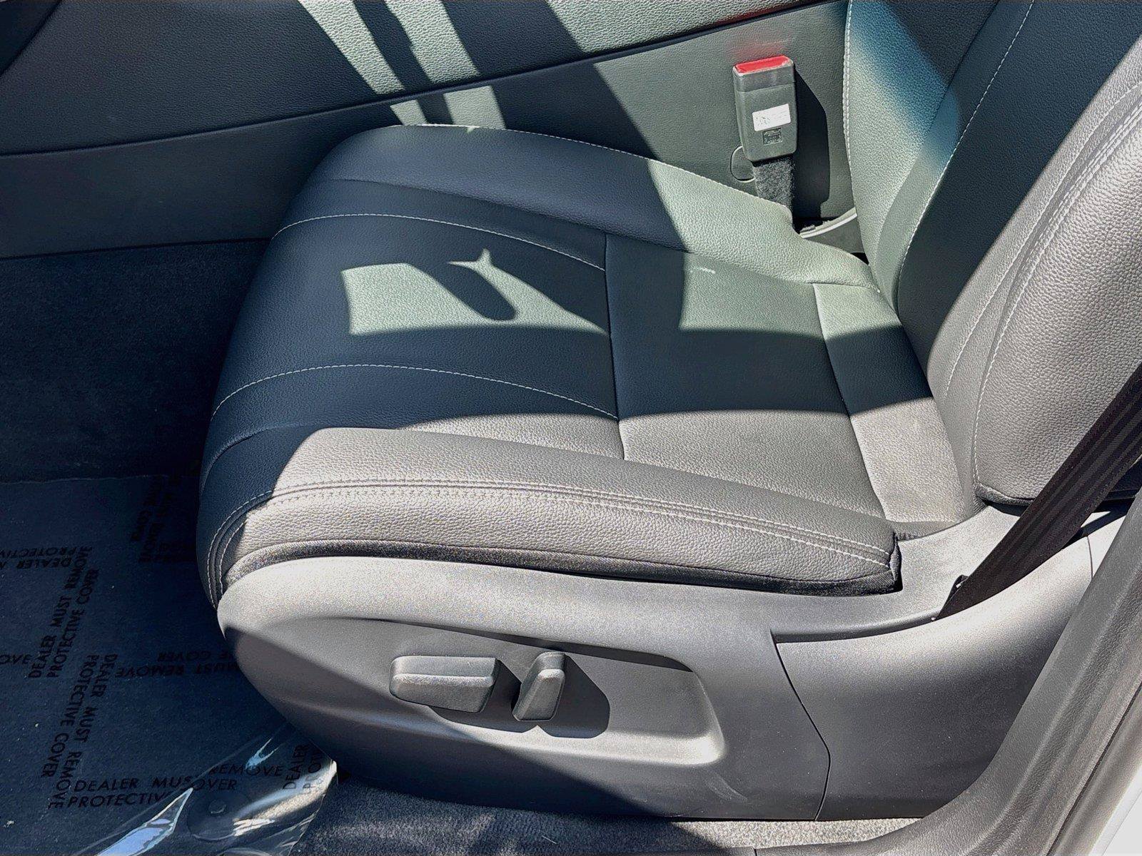 New 2027 VinFast VF 8 Eco AWD/4WD image 18
