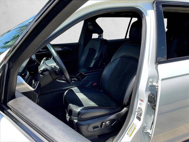 Used 2022 Jeep Grand Cherokee L Laredo RWD image 24