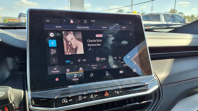 Used 2025 Jeep Compass Trailhawk image 25