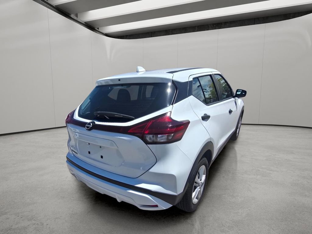 Used 2023 Nissan Kicks S FWD image 8