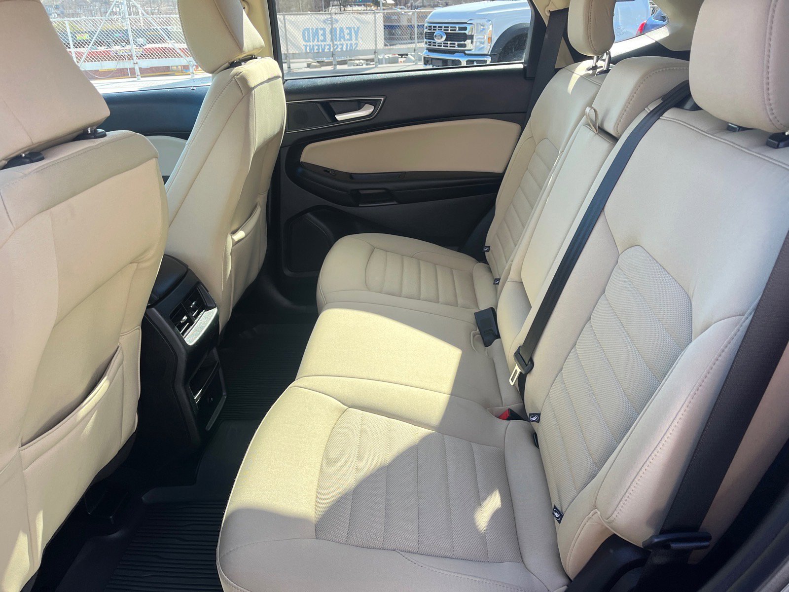 Certified 2024 Ford Edge SE w/ Black Appearance Package image 19