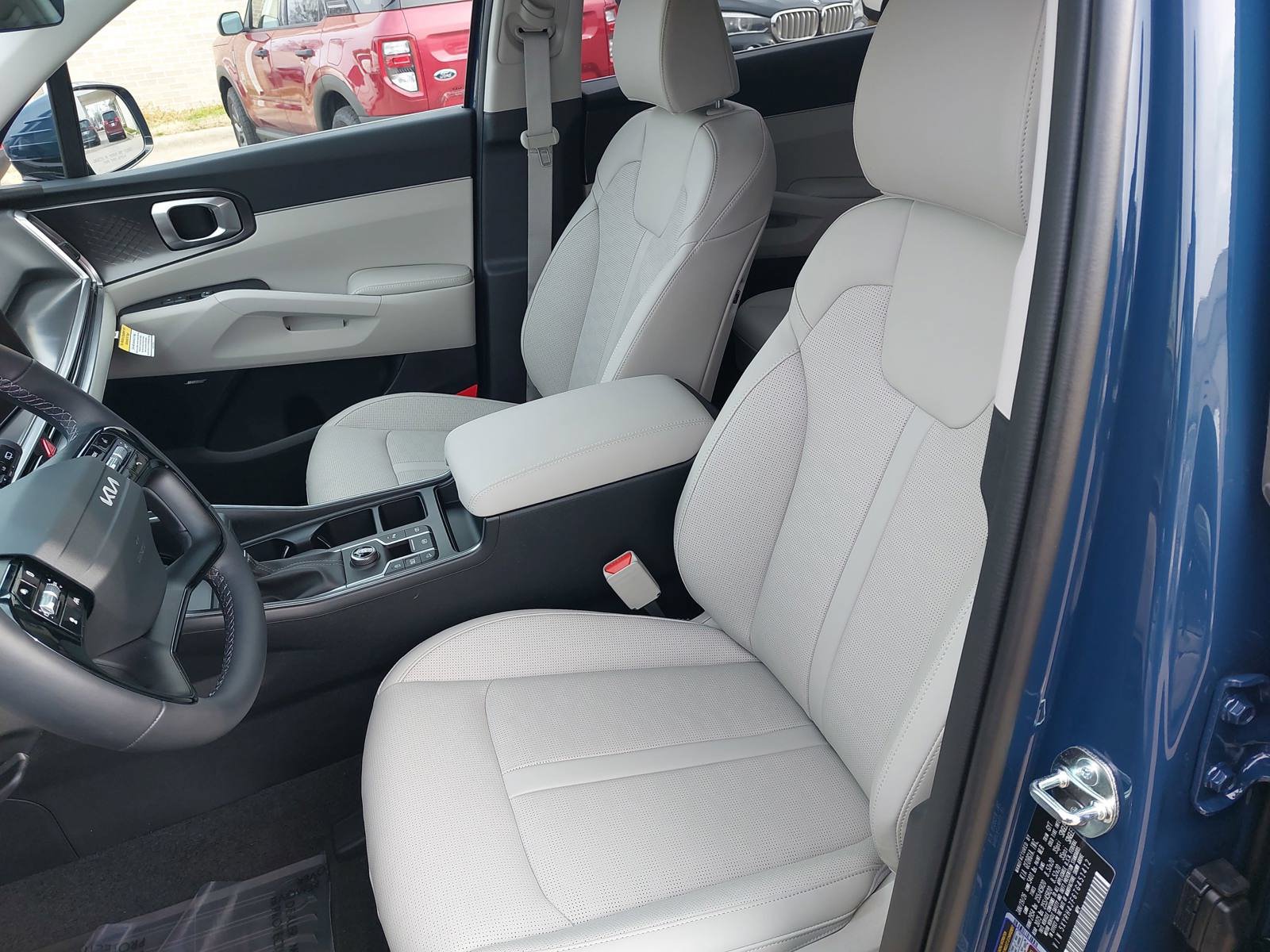 New 2026 Kia Sorento EX w/ EX Premium Package FWD image 16