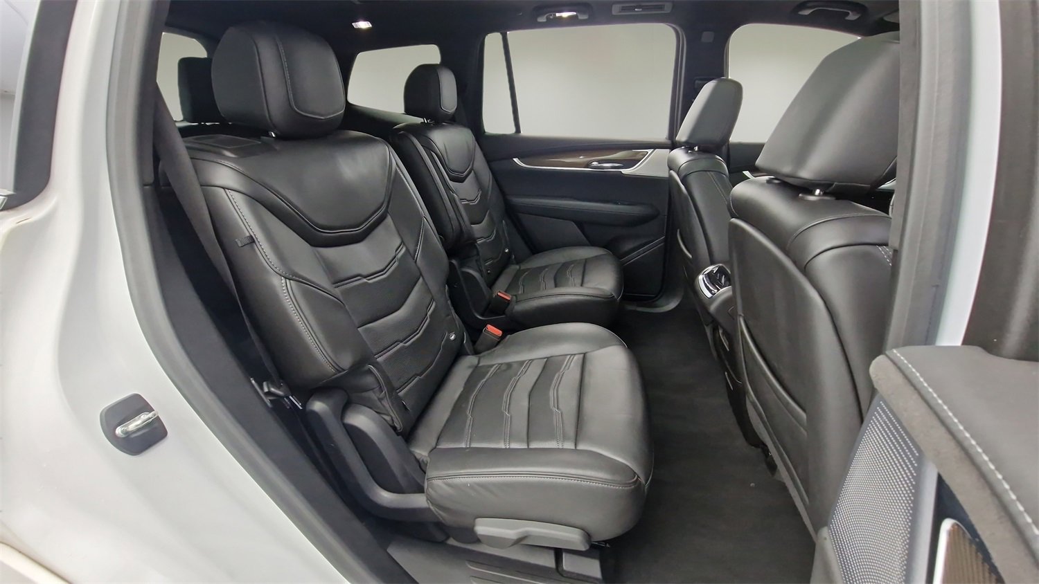 Used 2022 Cadillac XT6 Premium Luxury w/ Platinum Package image 31