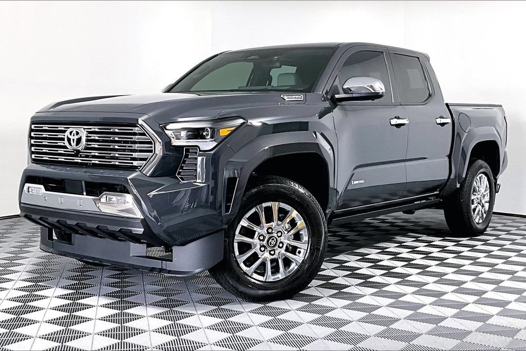 Used 2025 Toyota Tacoma Limited AWD/4WD image 2