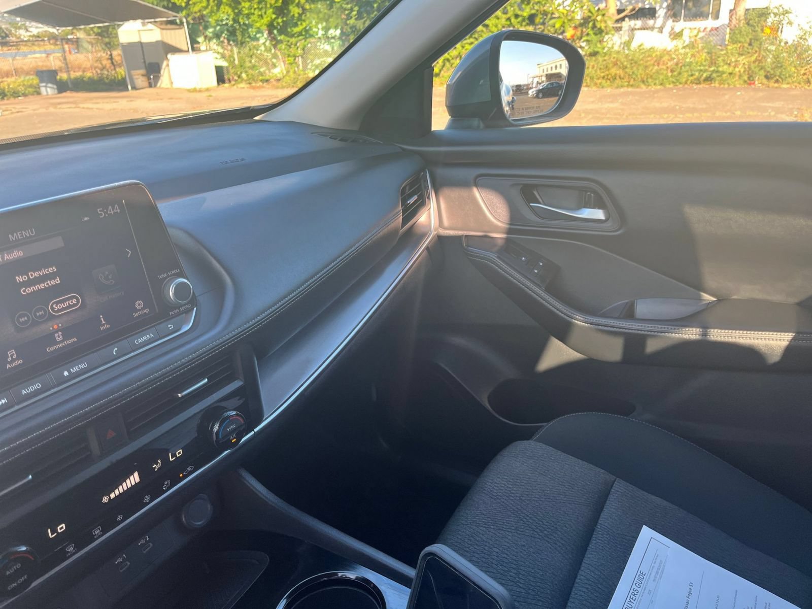 Used 2025 Nissan Rogue SV AWD/4WD image 30