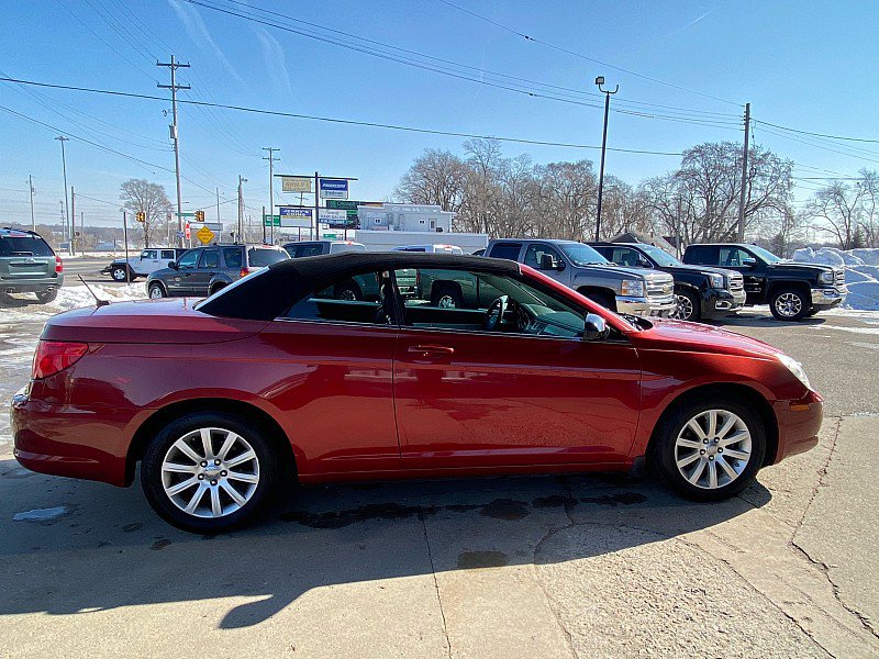 Used 2010 Chrysler Sebring Touring image 4