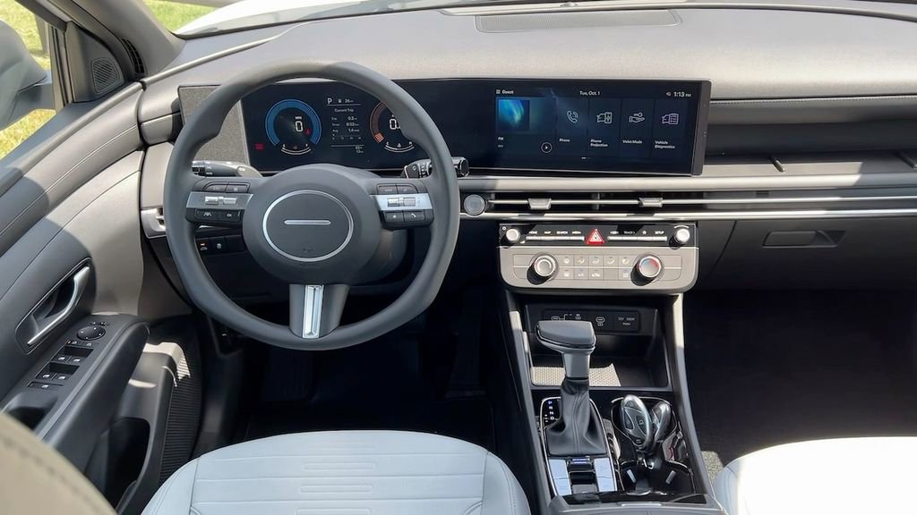 Used 2025 Hyundai Santa Cruz SE image 22