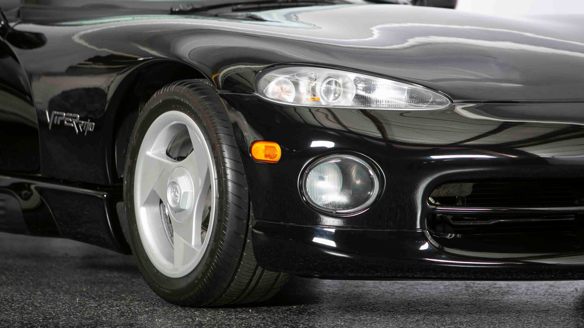 Used 1995 Dodge Viper RT/10 image 7