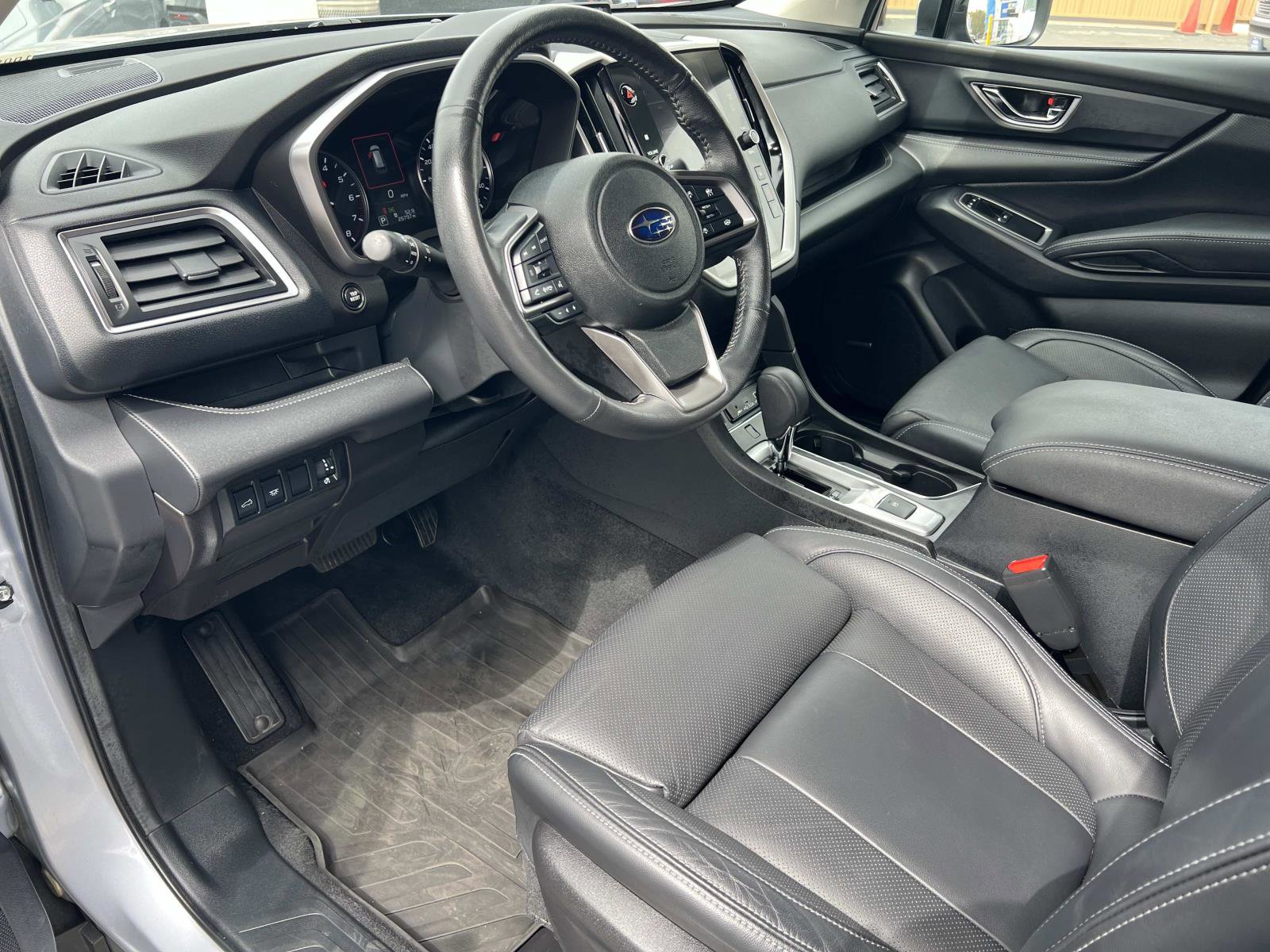 Used 2023 Subaru Ascent Limited w/ Technology Package AWD/4WD image 5