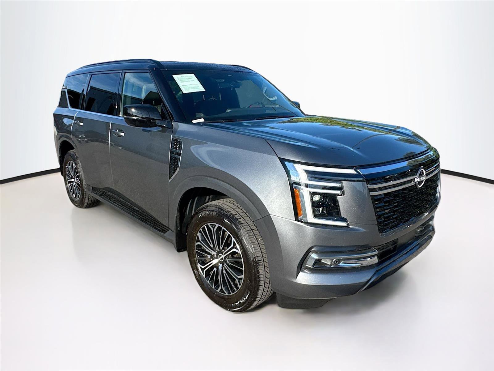 Used 2025 Nissan Armada Platinum image 1