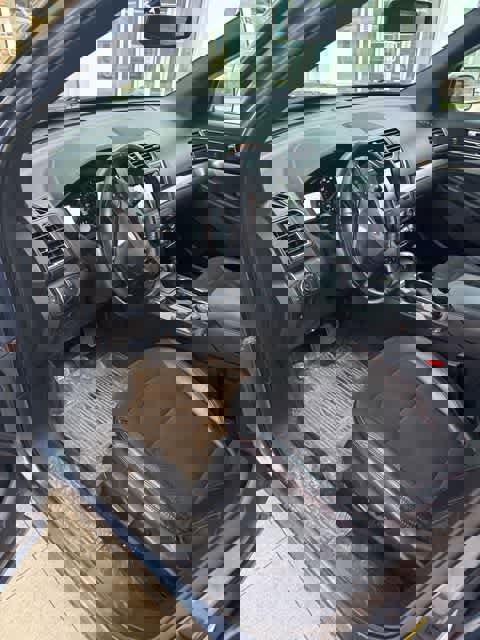 Used 2019 Ford Explorer XLT w/ Equipment Group 202A image 10