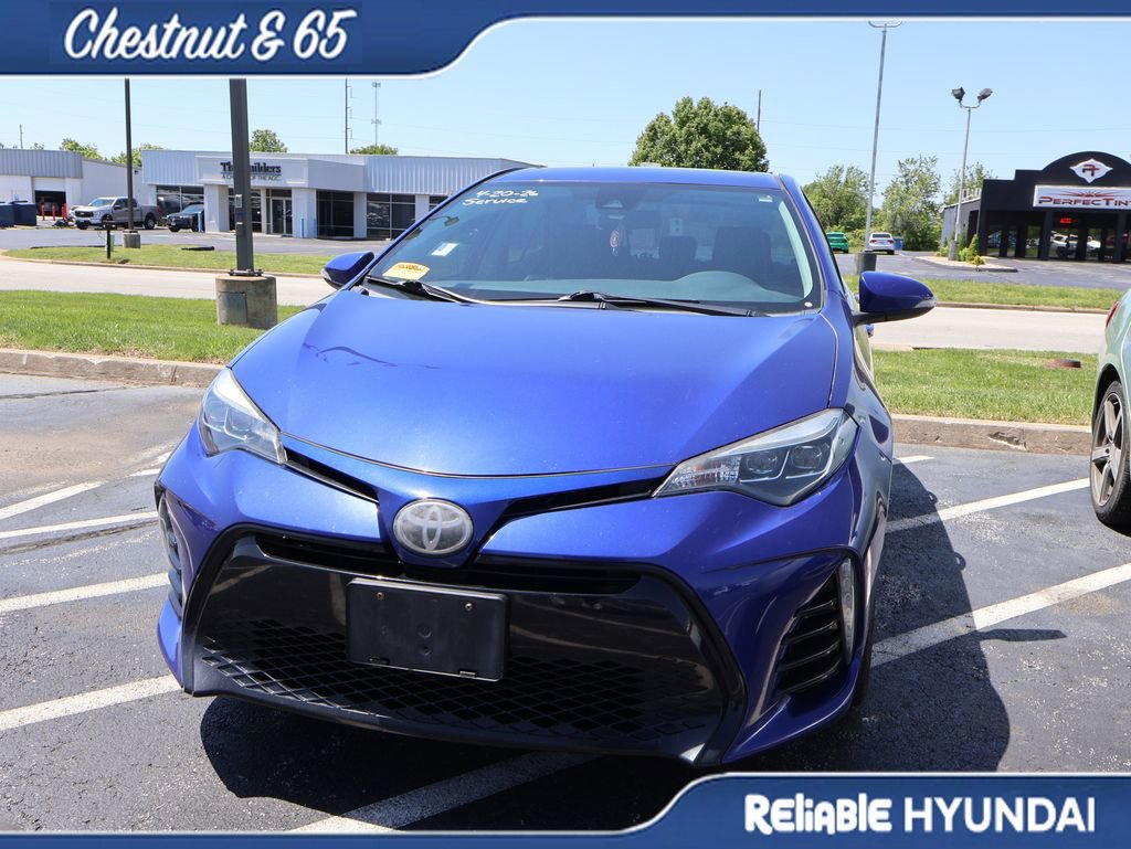 Used 2018 Toyota Corolla SE w/ SE Premium Package FWD image 11