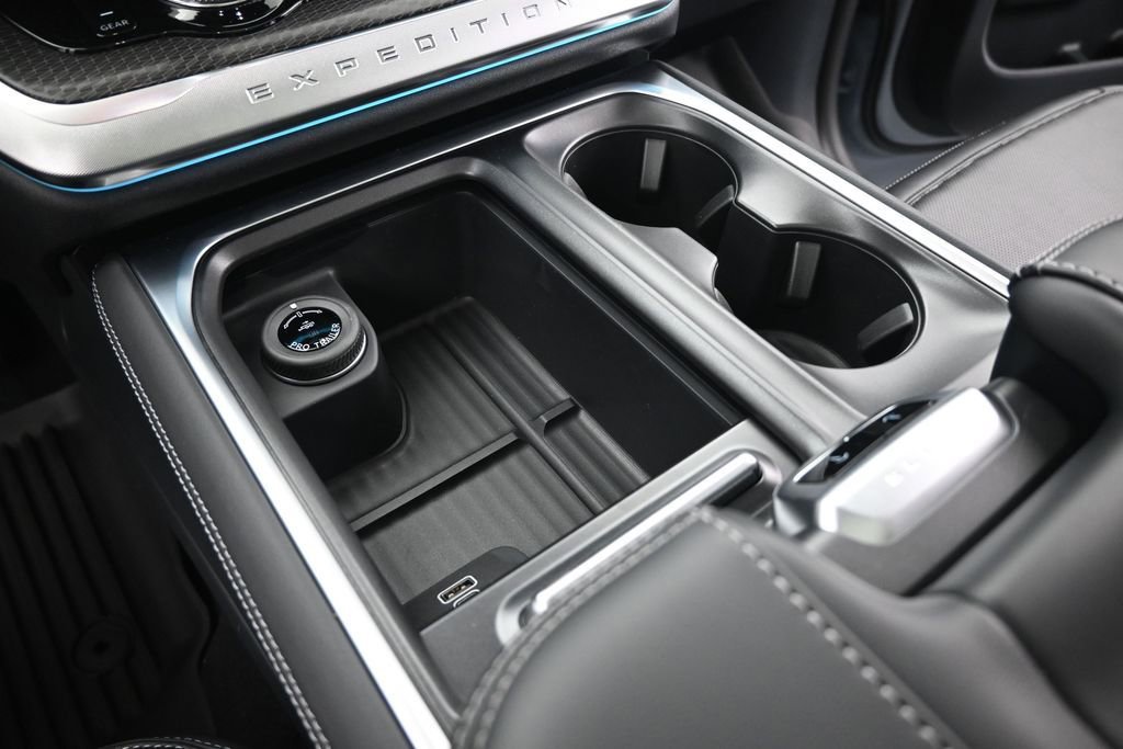 New 2026 Ford Expedition Max Platinum AWD/4WD image 17