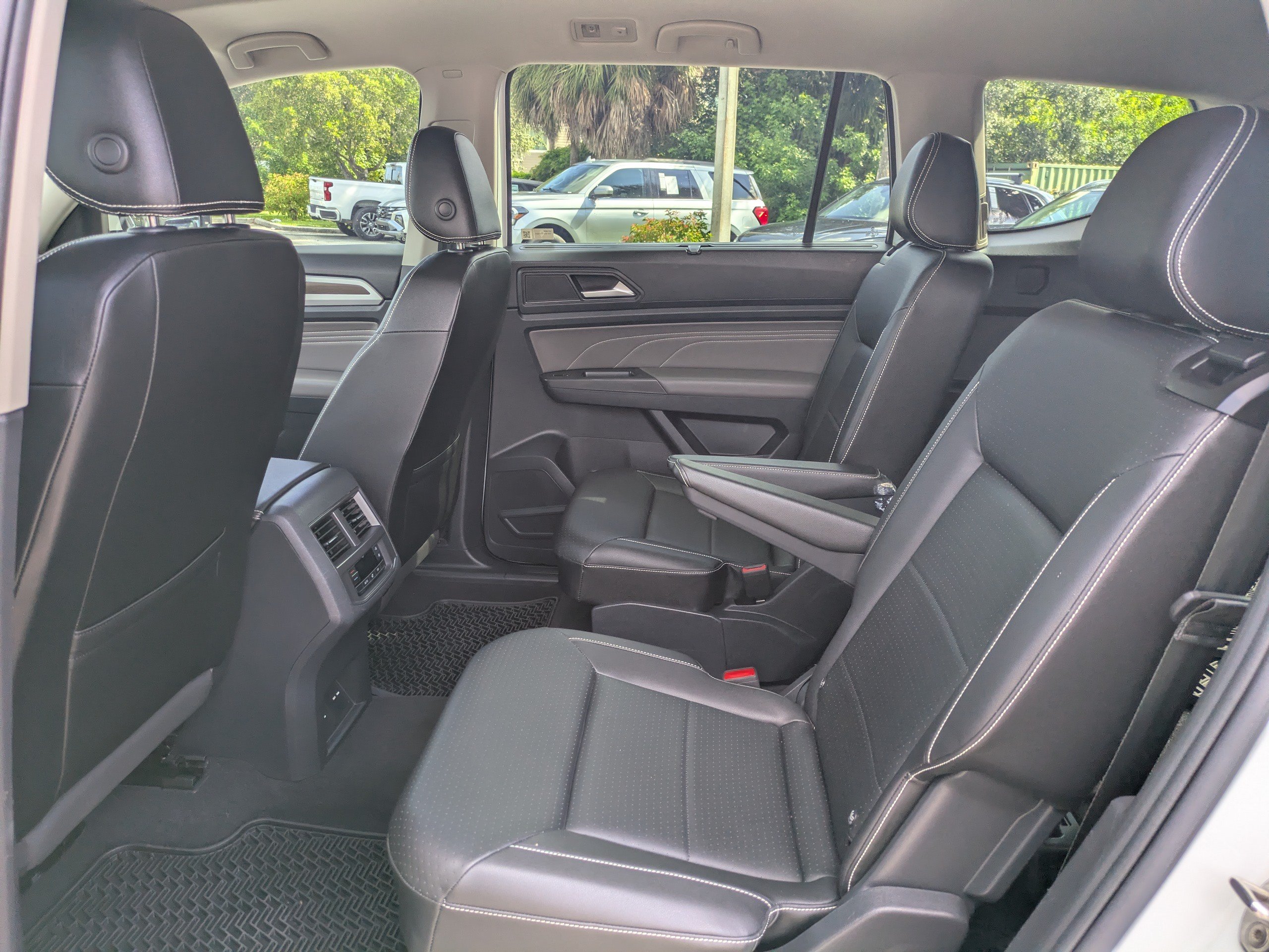 Used 2023 Volkswagen Atlas SEL AWD/4WD image 12