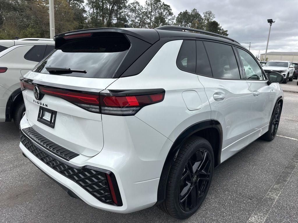 New 2026 Volkswagen Tiguan SE R-Line image 5