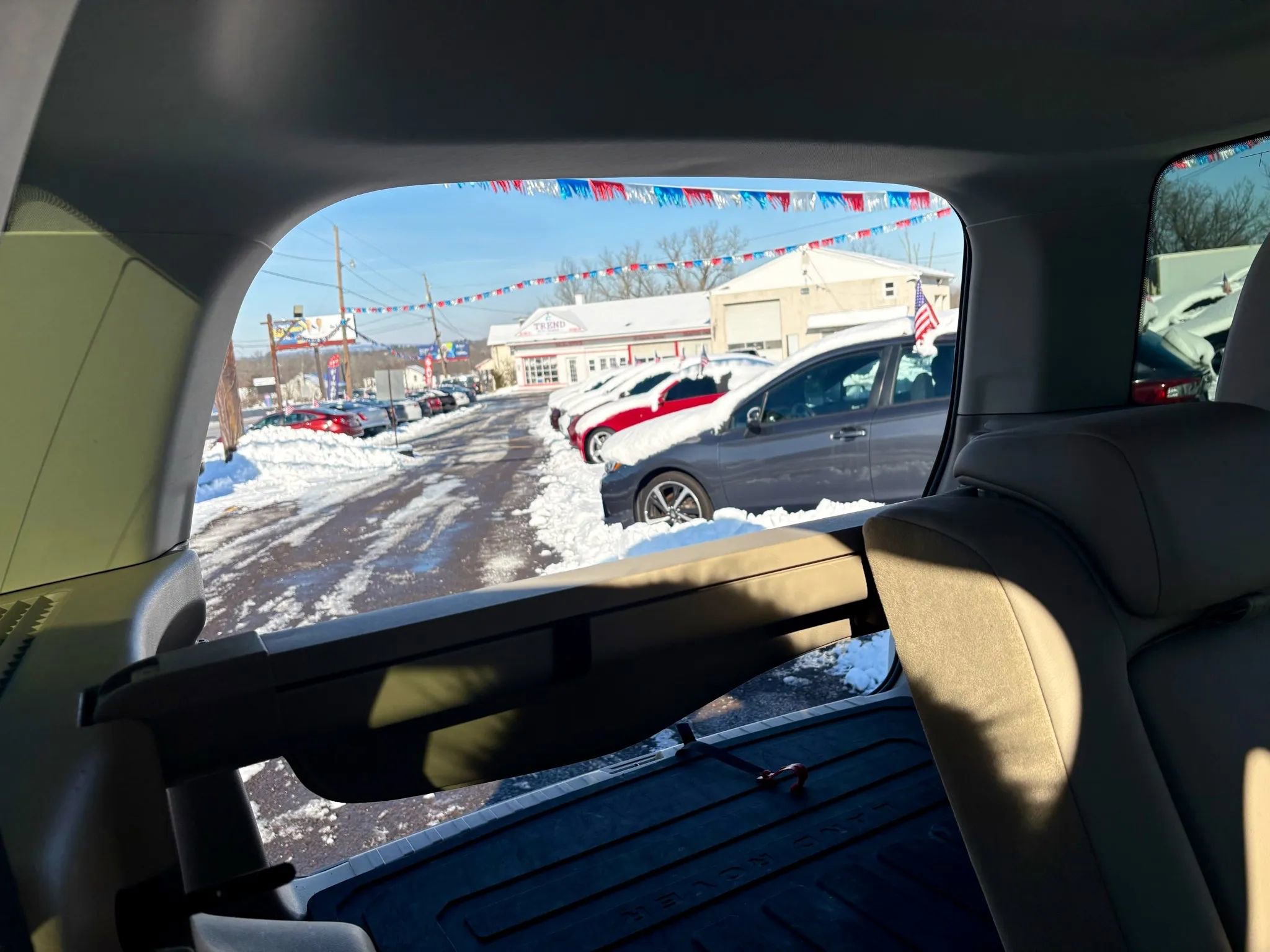 Used 2015 Land Rover LR2 image 25