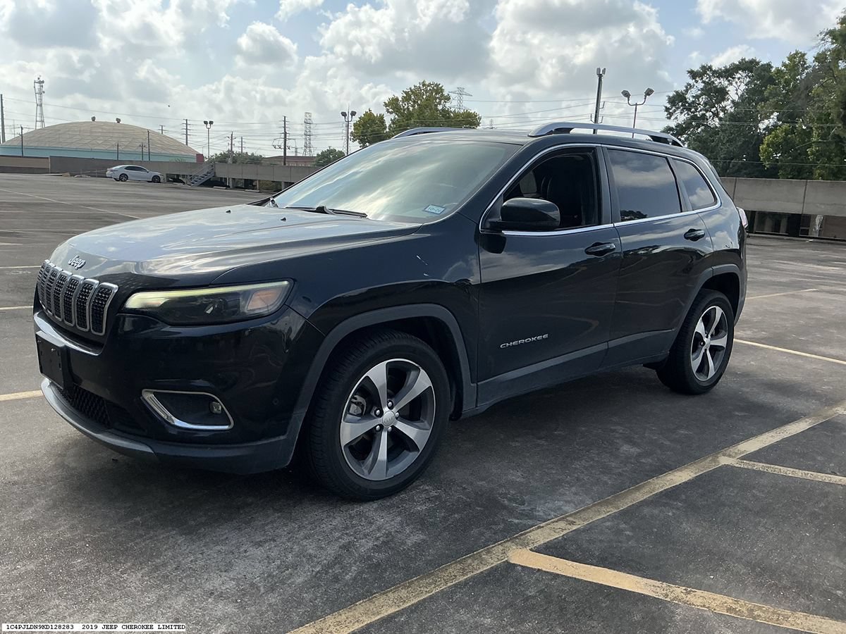 Used 2019 Jeep Cherokee Limited w/ Technology Group FWD image 4