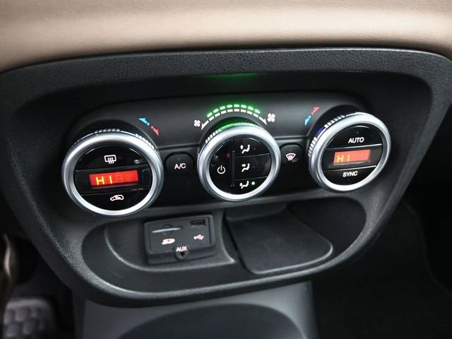 Used 2014 FIAT 500L Lounge image 35