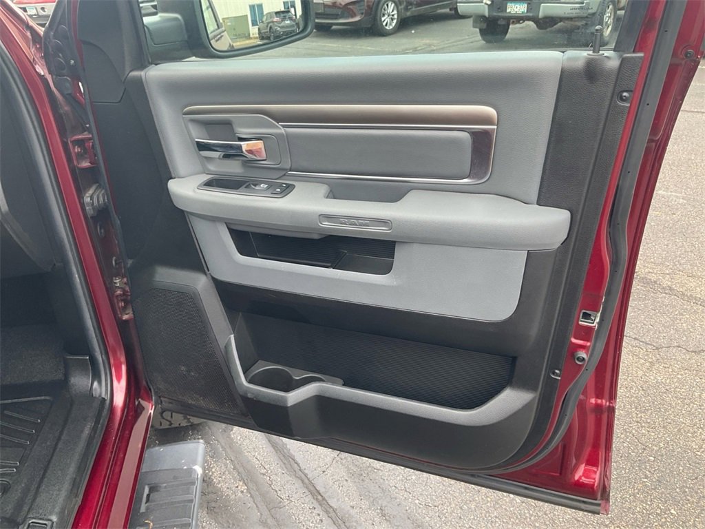 Used 2019 RAM 1500 Classic Warlock image 16