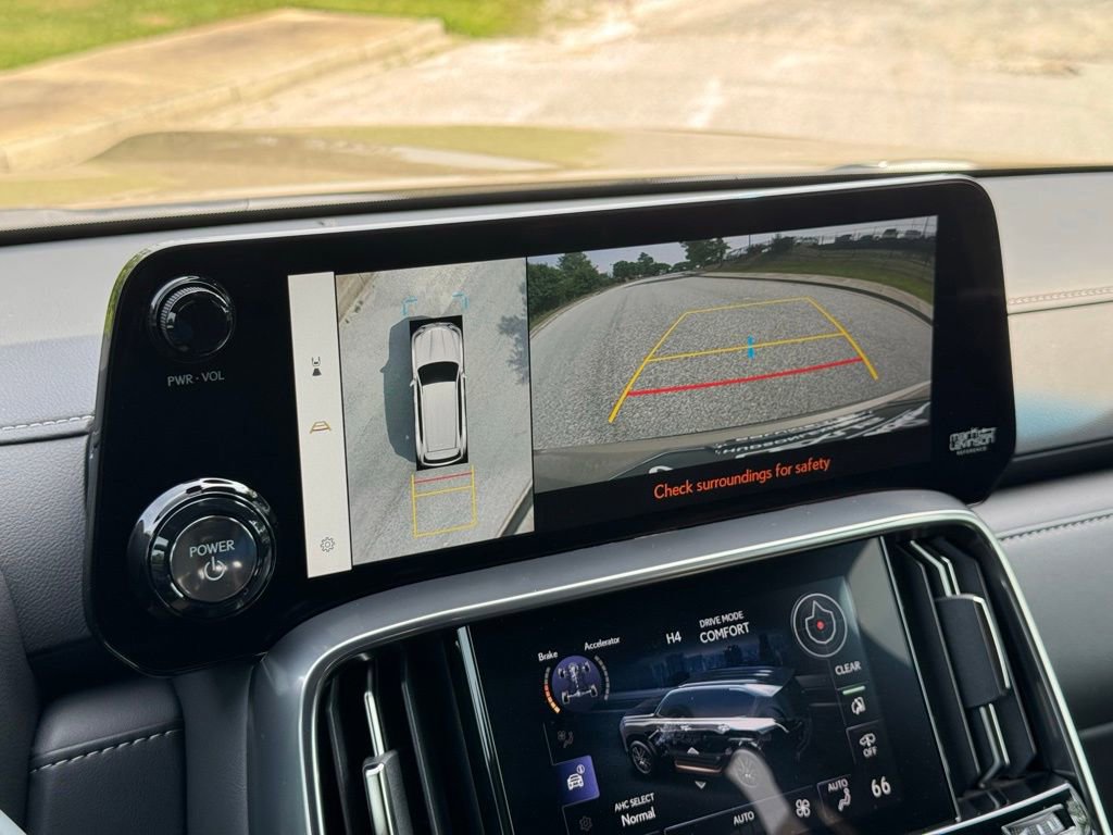 New 2025 Lexus LX 700h Overtrail image 4