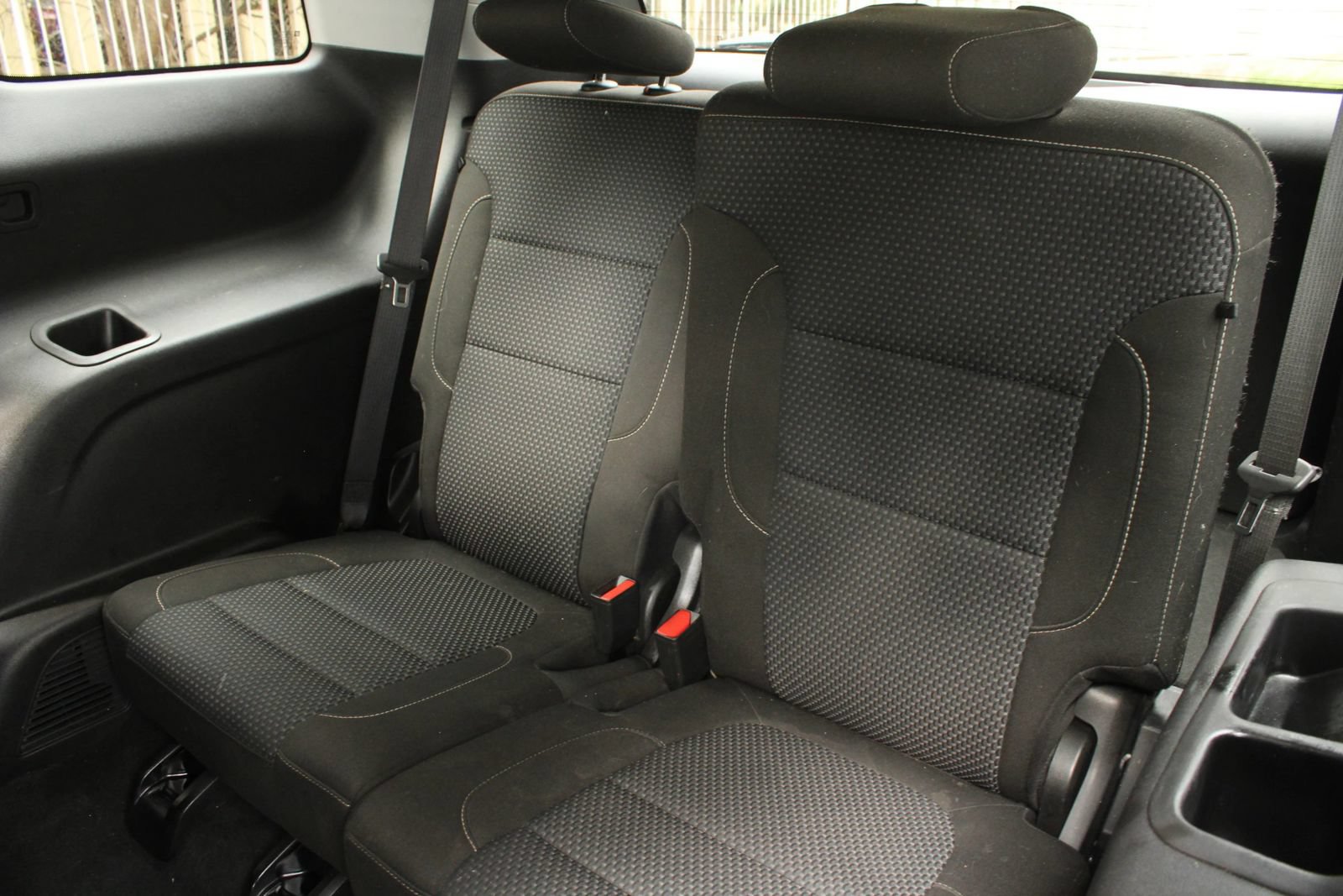 Used 2020 GMC Acadia SLE w/ Driver Convenience Package FWD image 21