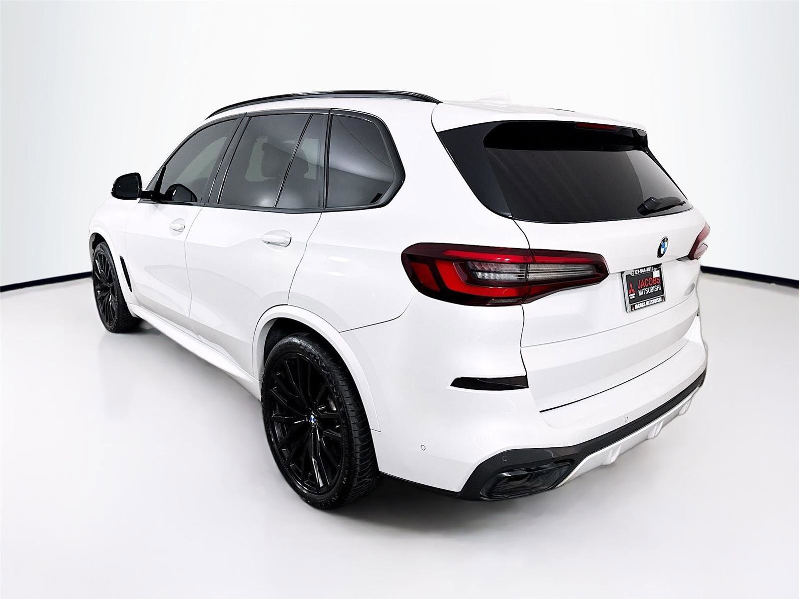 Used 2020 BMW X5 M50i w/ Executive Package image 9