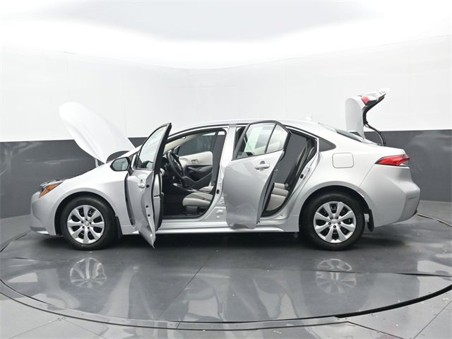 Used 2026 Toyota Corolla LE image 32
