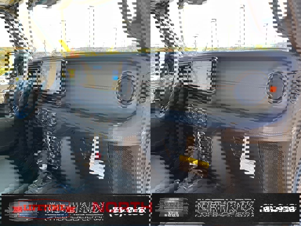 New 2025 Jeep Gladiator Mojave image 29