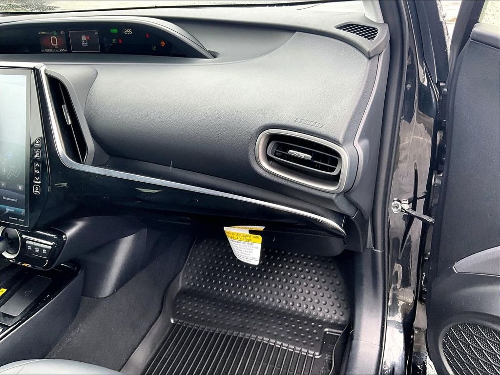 Used 2022 Toyota Prius Prime XLE FWD image 13