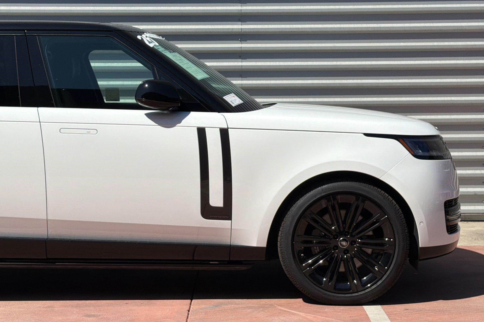 Certified 2025 Land Rover Range Rover Autobiography AWD/4WD image 35