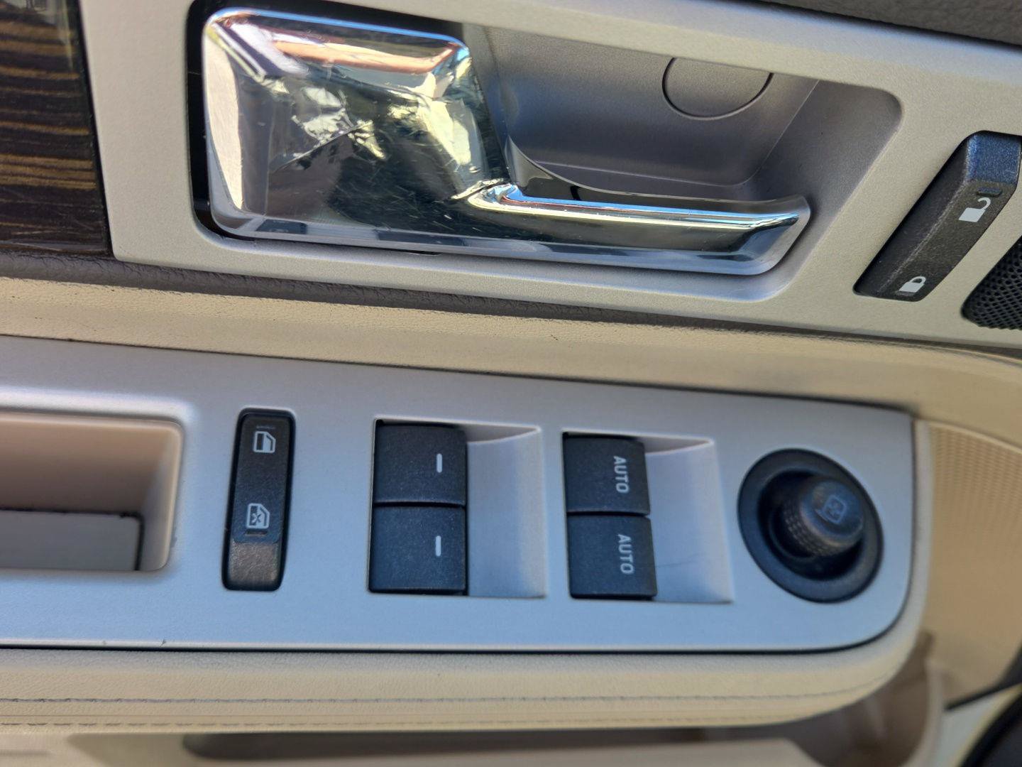 Used 2008 Lincoln MKX AWD image 19