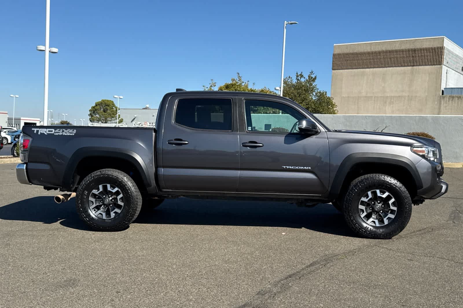 Certified 2023 Toyota Tacoma TRD Off-Road AWD/4WD image 6