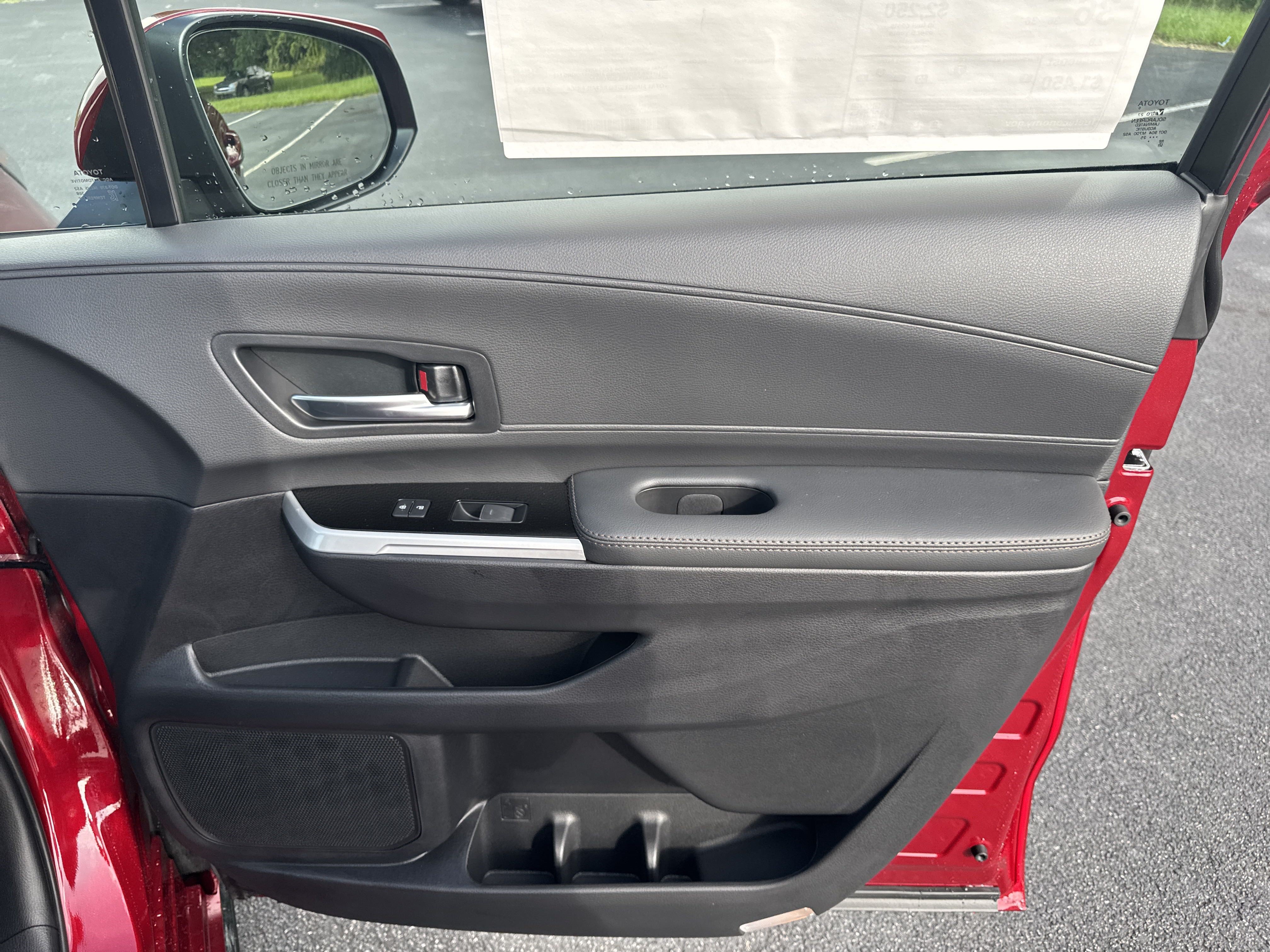 New 2025 Toyota Sienna Platinum FWD image 41