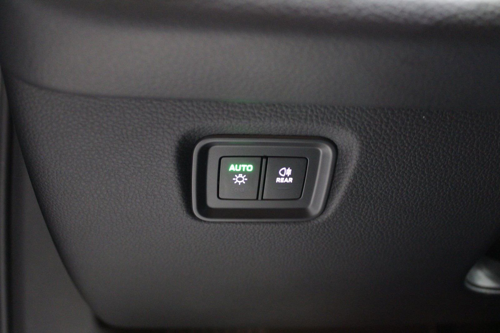 Certified 2025 Porsche Cayenne image 27