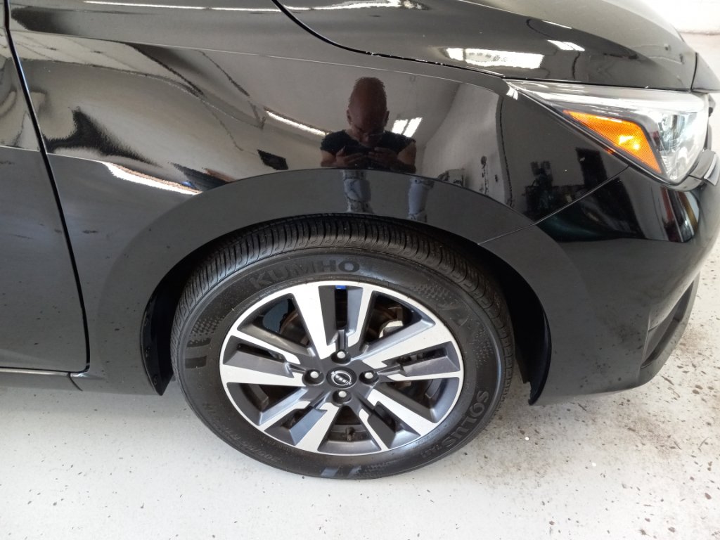 Used 2025 Nissan Versa SV FWD image 3
