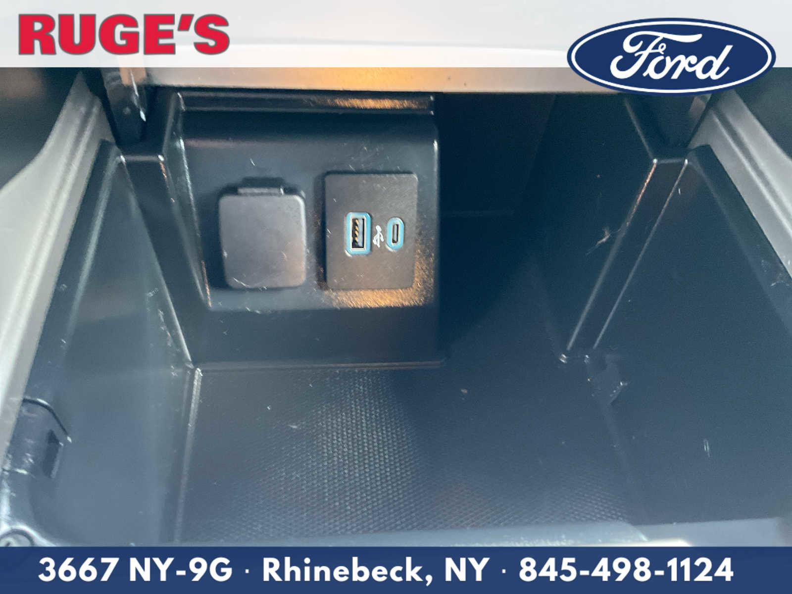 Used 2020 Ford Explorer XLT w/ Equipment Group 202A AWD/4WD image 25
