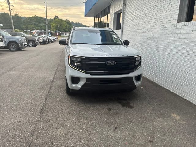 Used 2025 Ford Expedition Active RWD image 6