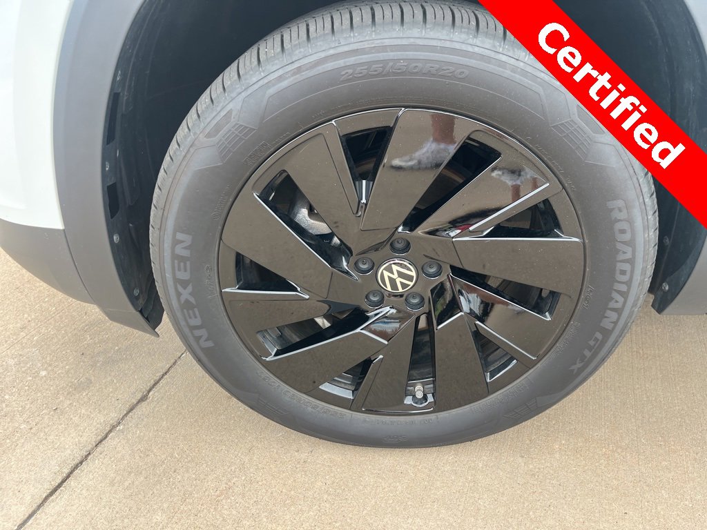 Used 2025 Volkswagen Atlas SE image 21
