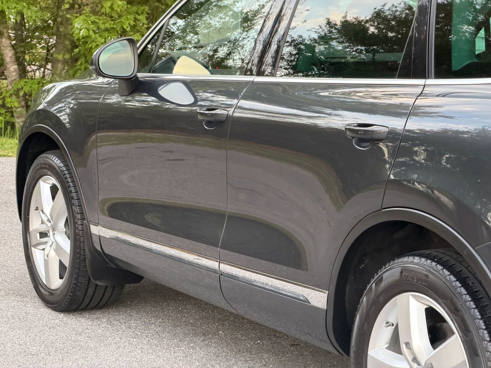 Used 2012 Volkswagen Touareg Sport AWD/4WD image 44