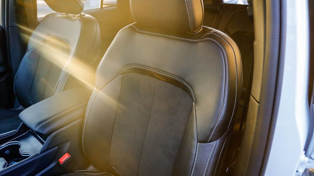 New 2025 Jeep Grand Cherokee Altitude image 25