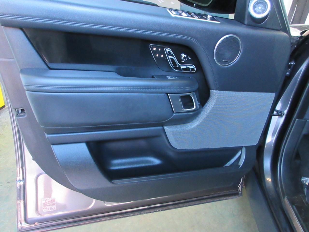 Used 2019 Land Rover Range Rover Supercharged AWD/4WD image 5