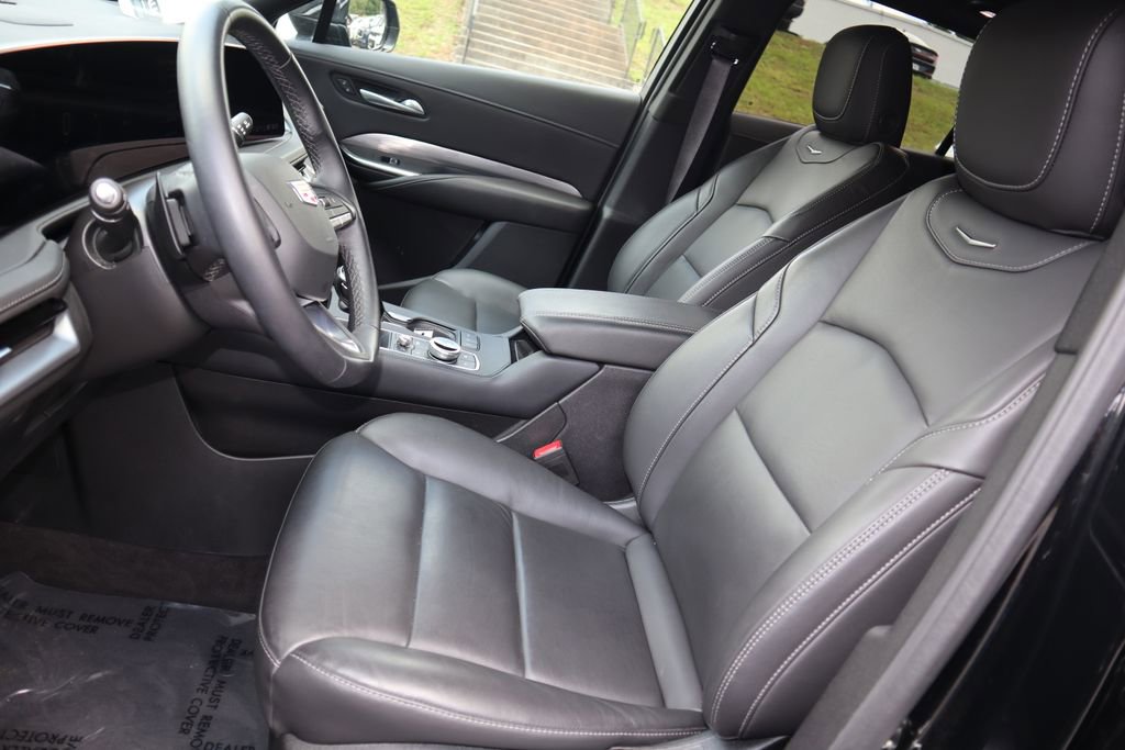 Used 2025 Cadillac XT4 Premium Luxury FWD image 9