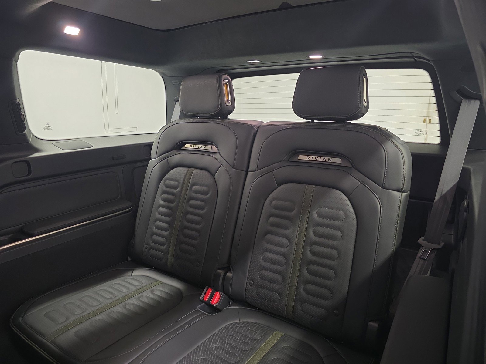 Used 2024 Rivian R1S Adventure AWD/4WD image 22