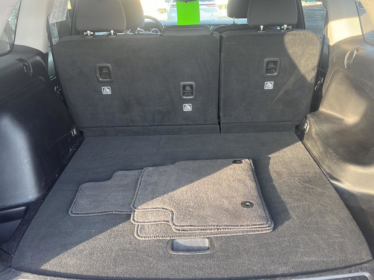 Used 2023 Jeep Grand Cherokee Laredo image 18