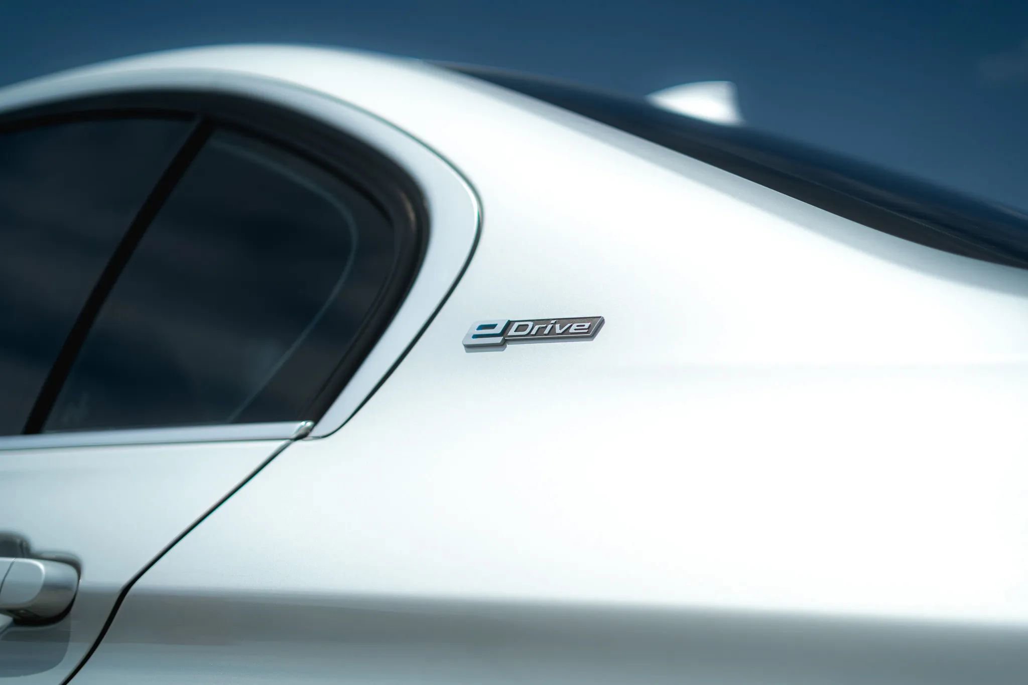 Used 2018 BMW 330e 330e iPerformance Sedan 4D image 18