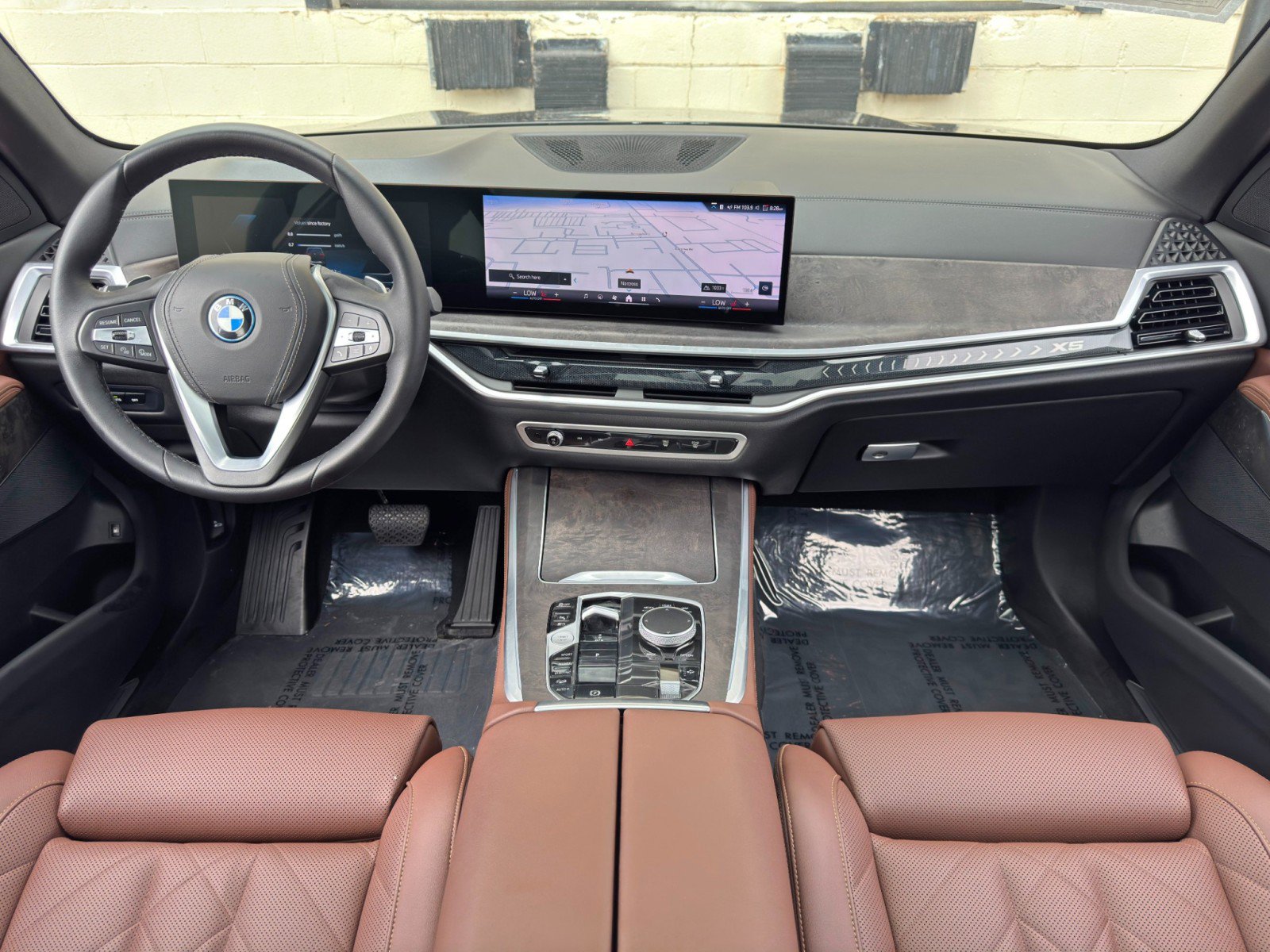 Used 2024 BMW X5 xDrive50e w/ Parking Assistance Package AWD/4WD image 13